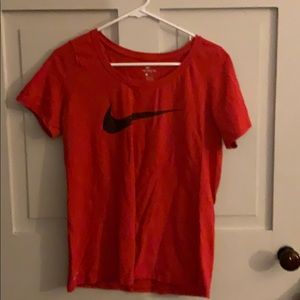 Nike tee shirt leg